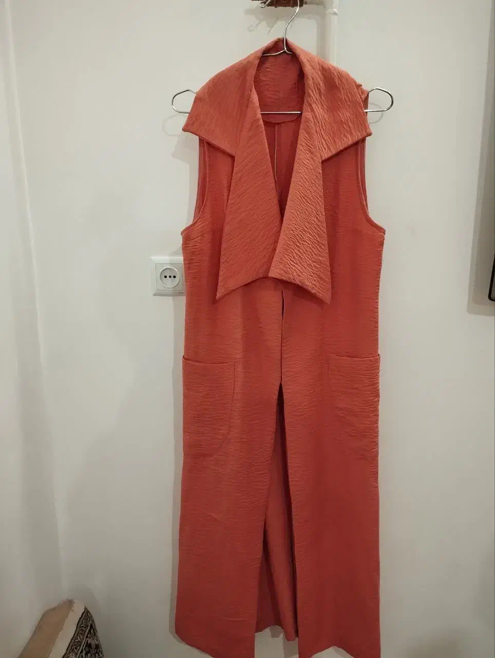 مانتو وست نو|لباس|قم, نیروگاه|دیوار