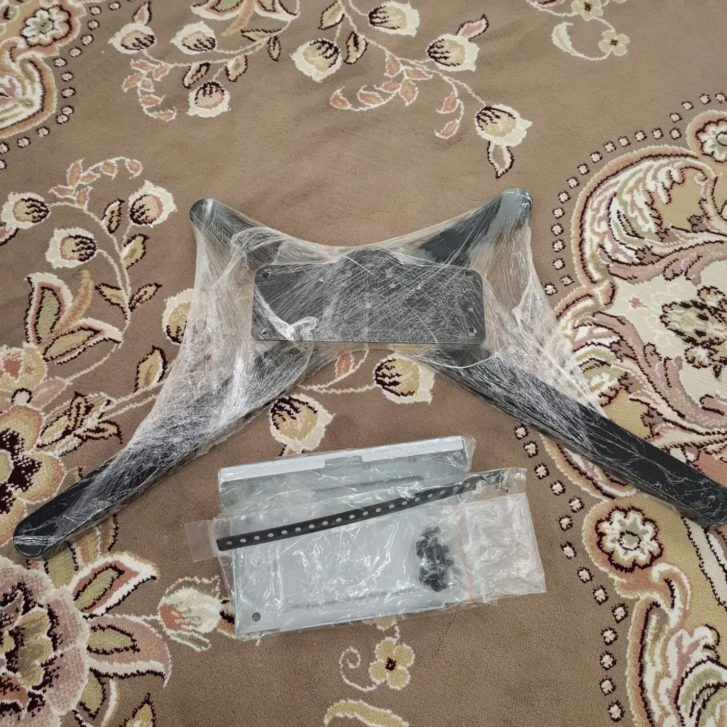 پایه تلوزیون رومیزی کاملا نو دارای بسته بندی|تلویزیون و پروژکتور|تهران, علم و صنعت|دیوار