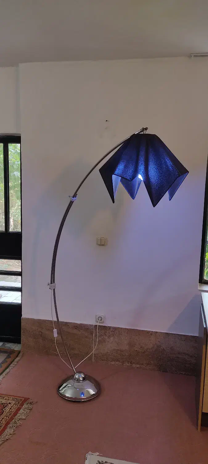 آباژور ایستاده|چراغ خواب و آباژور|هشتگرد, هشتگرد قدیم|دیوار