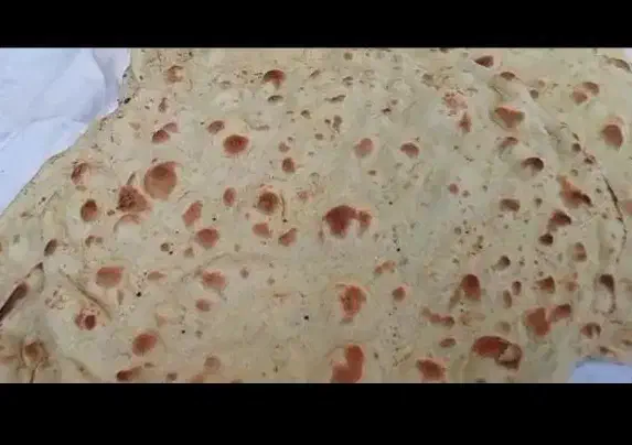 پخت نان خانگی در صد بومی 20 درصد|خوردنی و آشامیدنی|بروجن, |دیوار