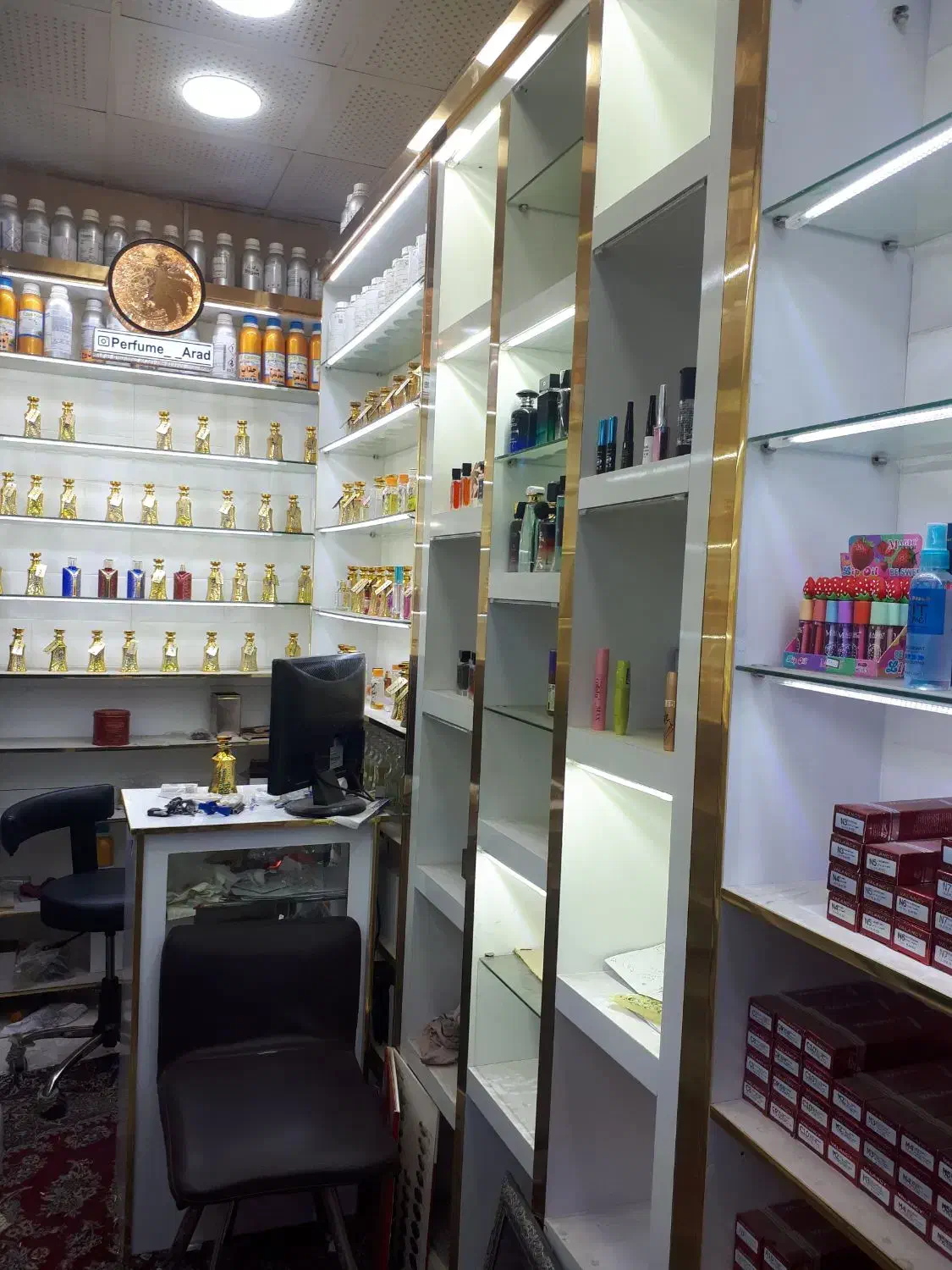 واگذاری مغازه عطر فروشی|فروشگاه و مغازه|اردبیل, |دیوار