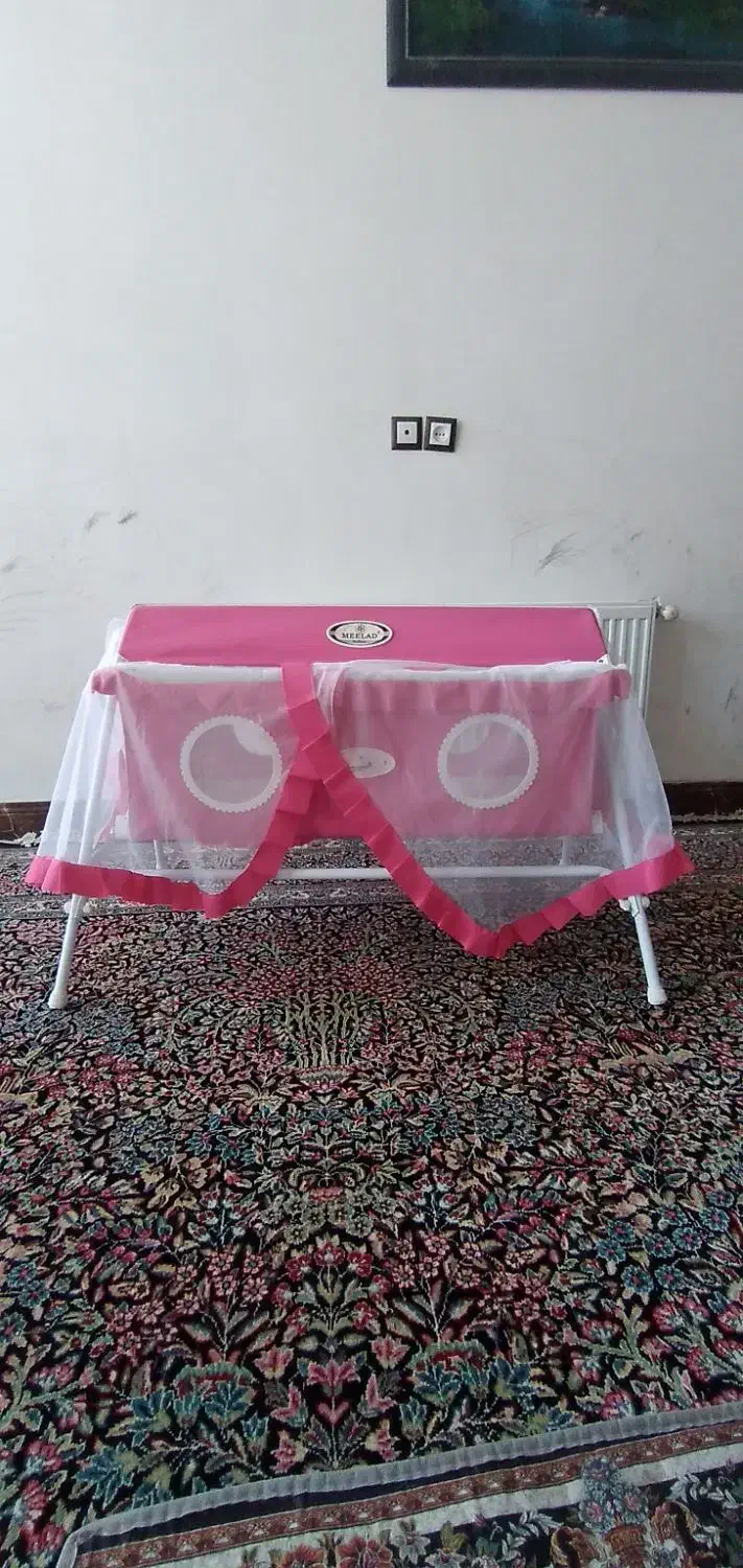 گهواره با روروئک بچه|اسباب و اثاث بچه|زرند, |دیوار