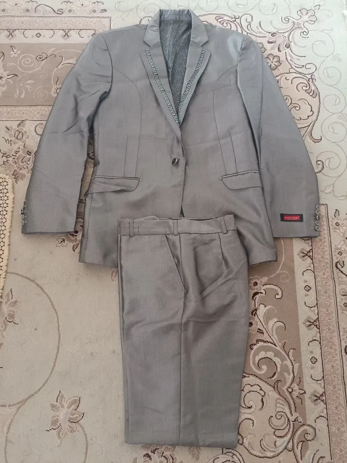 لباس|لباس|تاکستان, |دیوار