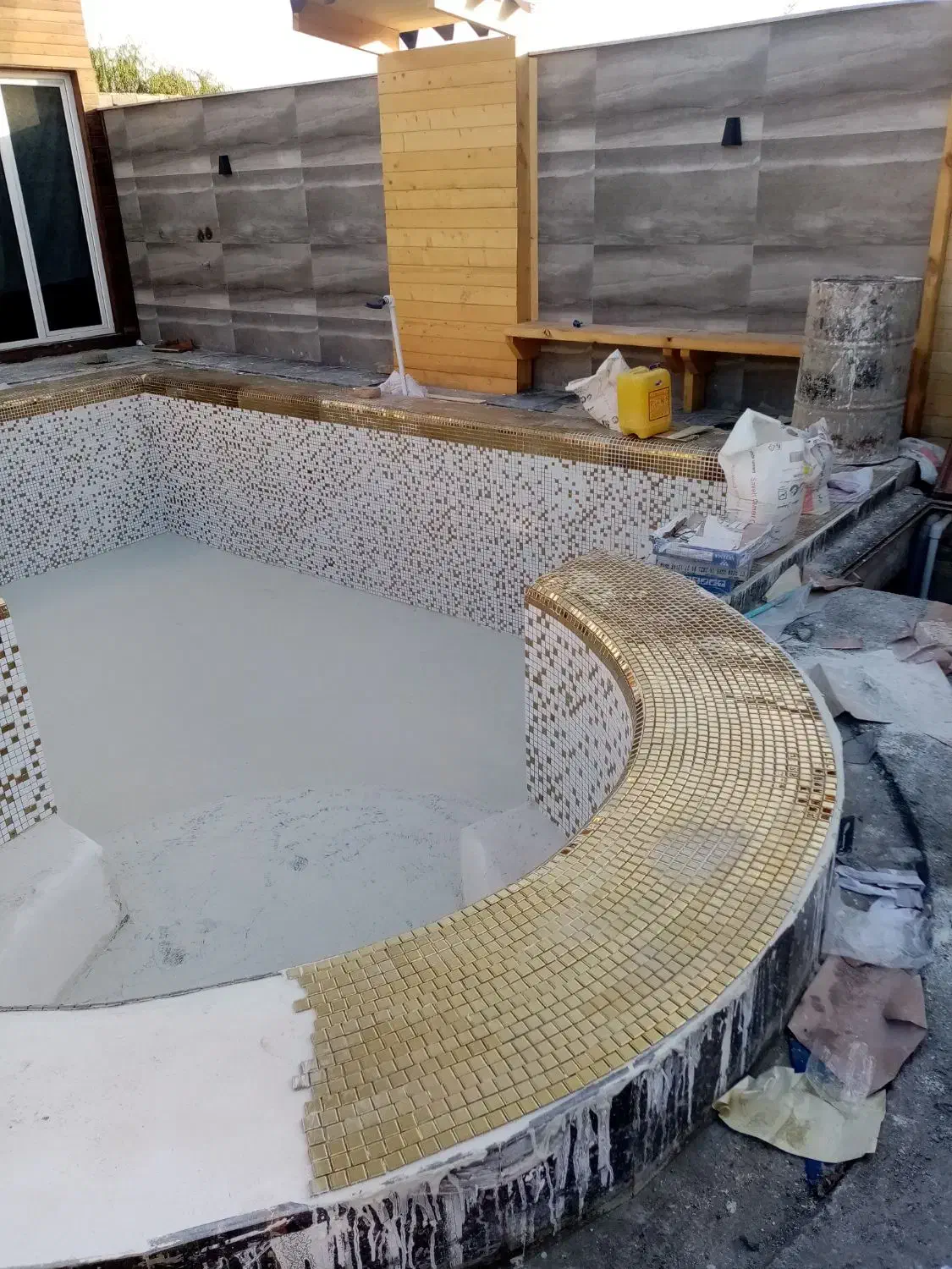 اجرای سنگ وکاشی سرامیک|خدمات پیشه و مهارت|هشتگرد, ینگی امام|دیوار