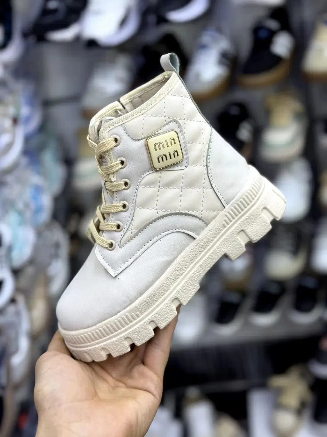 نیم بوت تیم برلند بچگانه|کفش و لباس بچه|تهران, قصر فیروزه ۱|دیوار