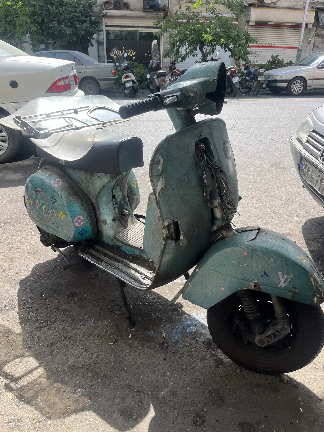 وسپا قدیمی|موتورسیکلت|تهران, فلسطین (میدان انقلاب)|دیوار