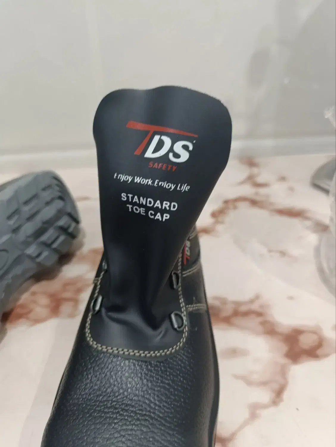 کفش ایمنی42|کیف، کفش، کمربند|ارومیه, |دیوار