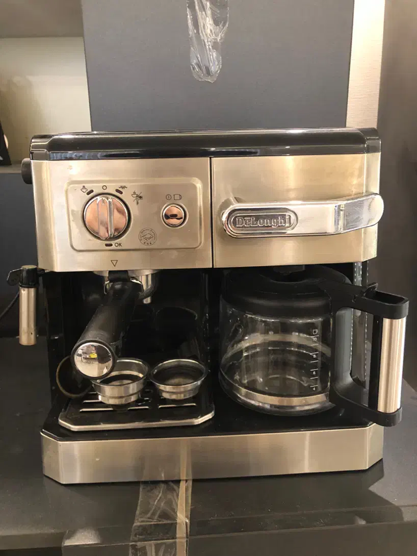 قهوه ساز دلونگی نیمه صنعتی|سماور، چای‌ساز، قهوه‌ساز|اصفهان, سپاهان‌شهر|دیوار