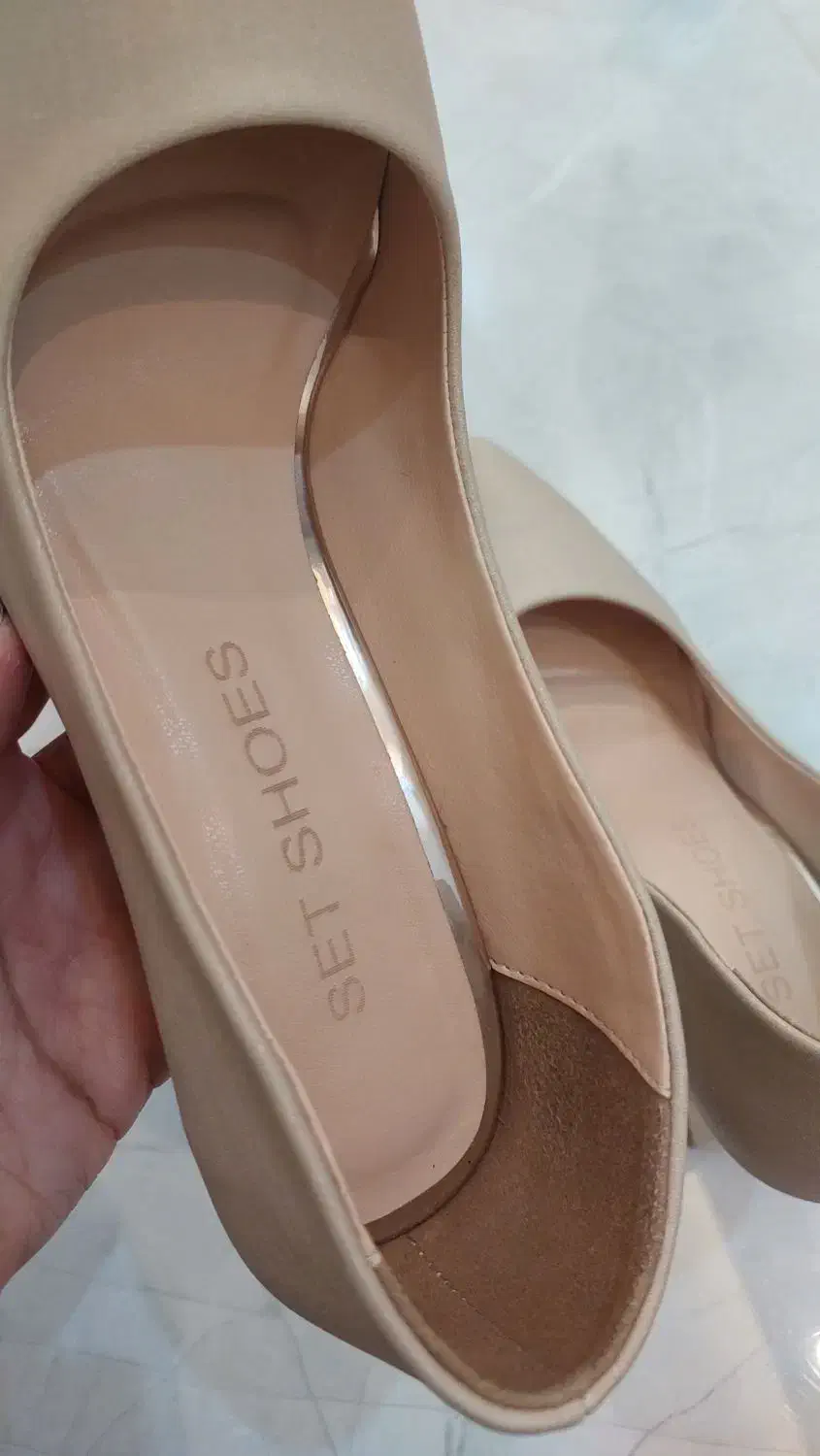 کفش مجلسی|کیف، کفش، کمربند|سیاهکل, |دیوار