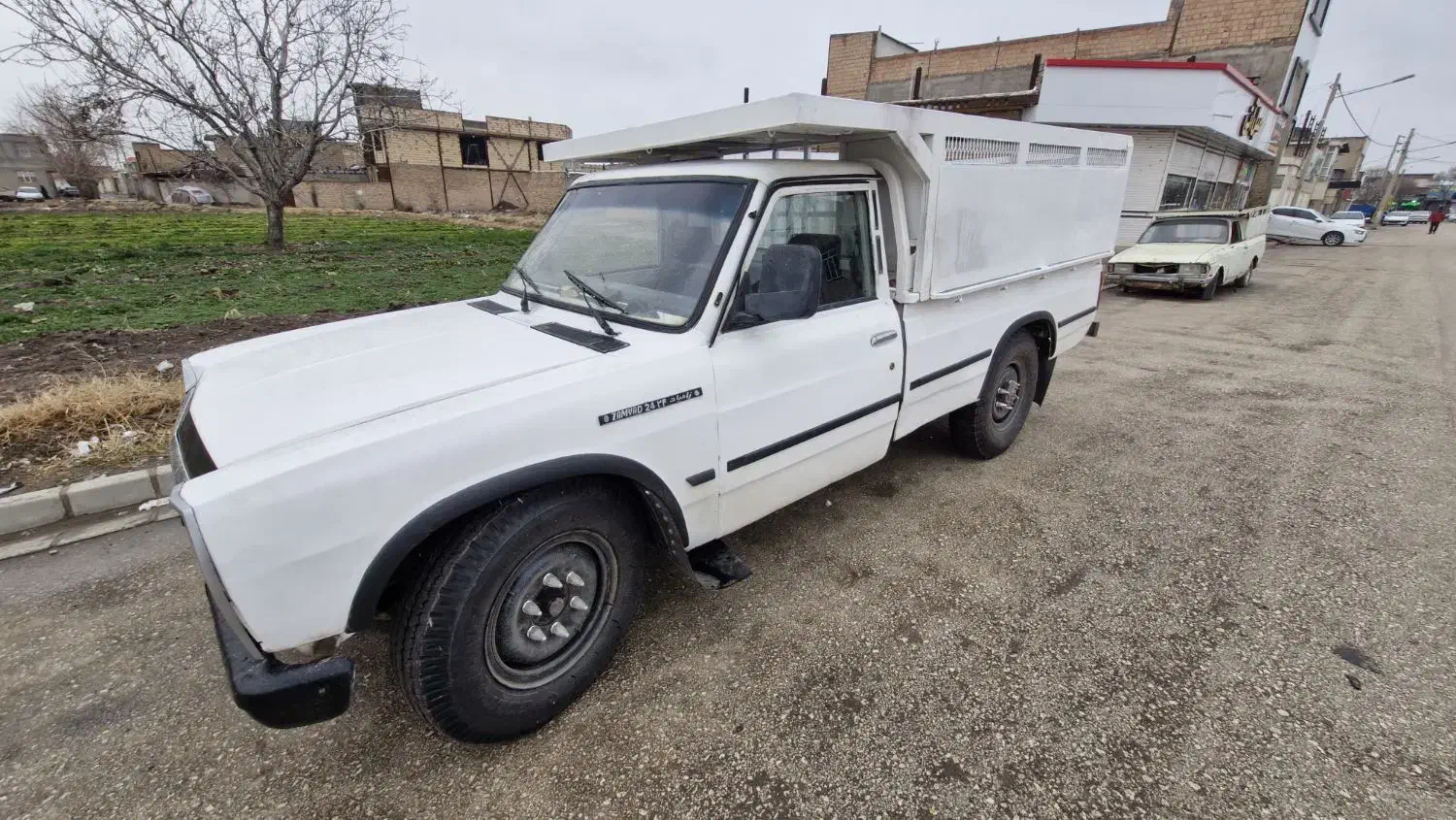 نیسان ۸۳ تناژ پایین|خودرو سواری و وانت|نیشابور, شهید جعفری|دیوار