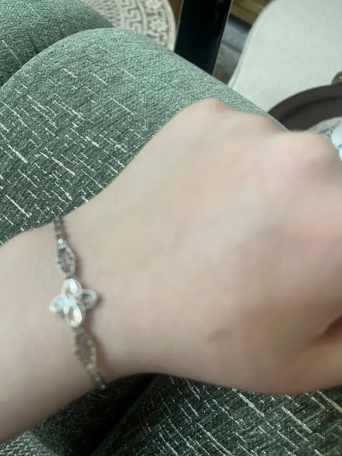 طلا|جواهرات|شهر ری, علایین|دیوار