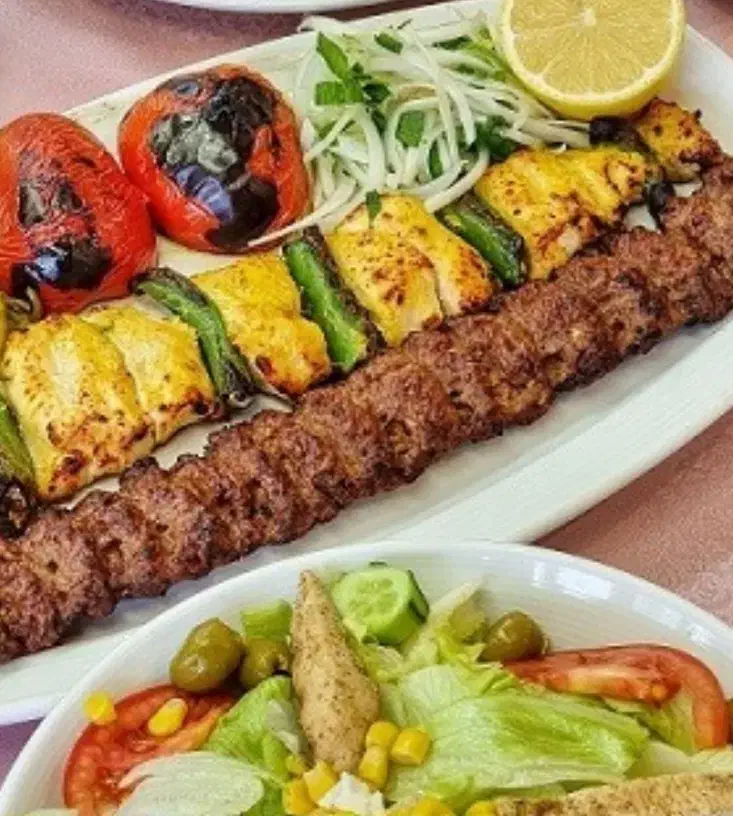 استخدام در رستوران 9نفر کارگرساده باخوابگاه وغذا|استخدام خدمات فروشگاه و رستوران|تهران, شمیراننو|دیوار