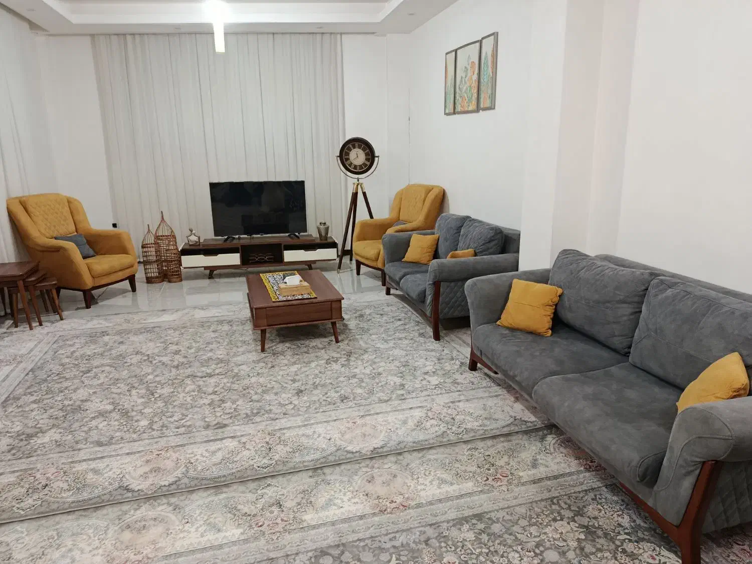 مبل در حد نو|مبلمان خانگی و میز عسلی|اسفراین, |دیوار