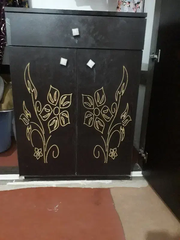 جاکفشی|جاکفشی، کمد، دراور|رامهرمز, |دیوار