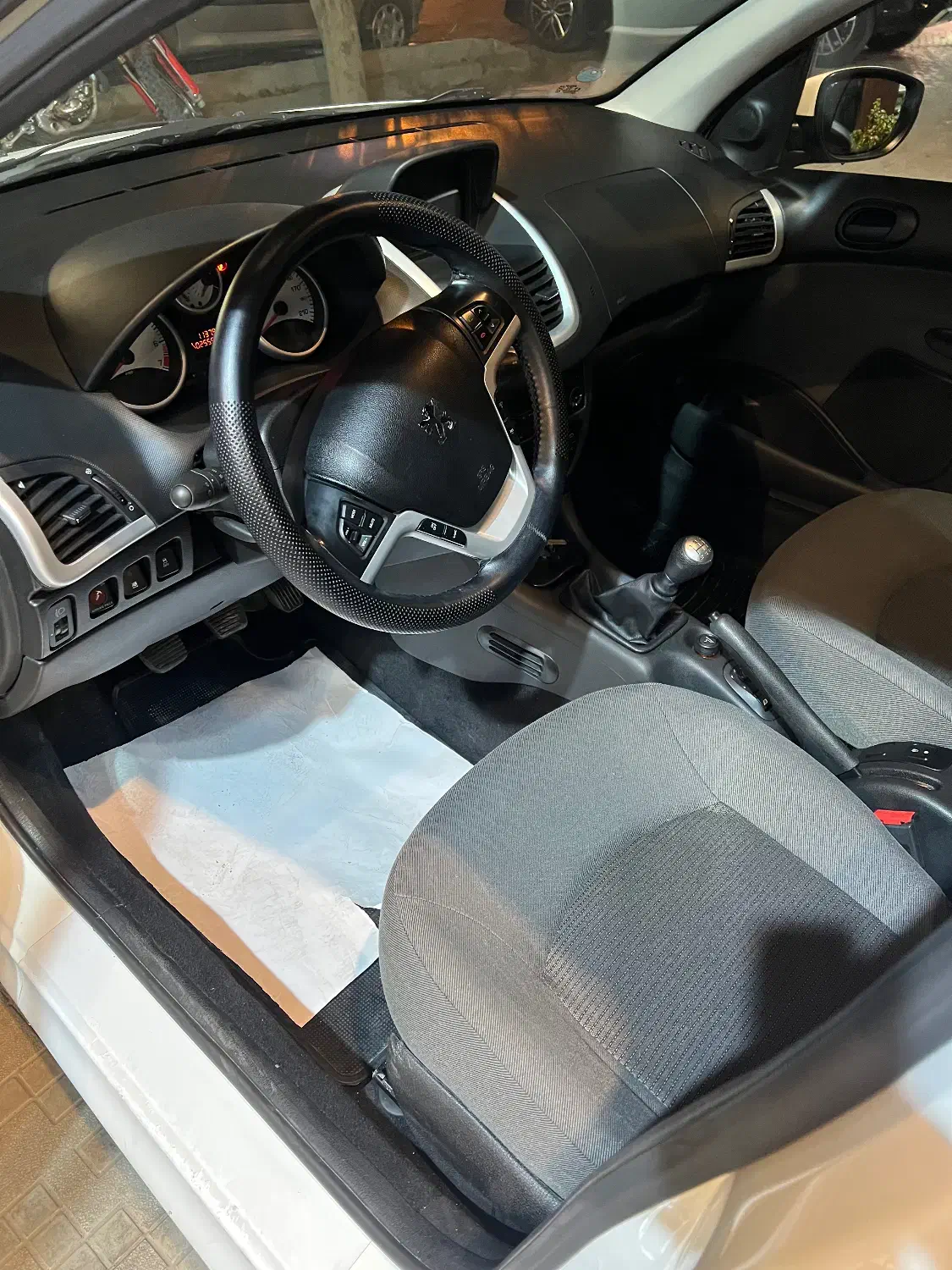 پژو207 دنده ای پانوراما|خودرو سواری و وانت|اصفهان, مسجد مصلی|دیوار