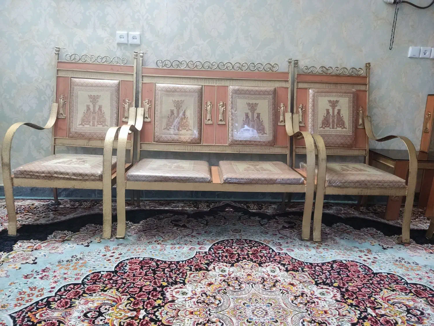 مبل سلطنتی فلزی|مبلمان خانگی و میز عسلی|خرم‌آباد, |دیوار