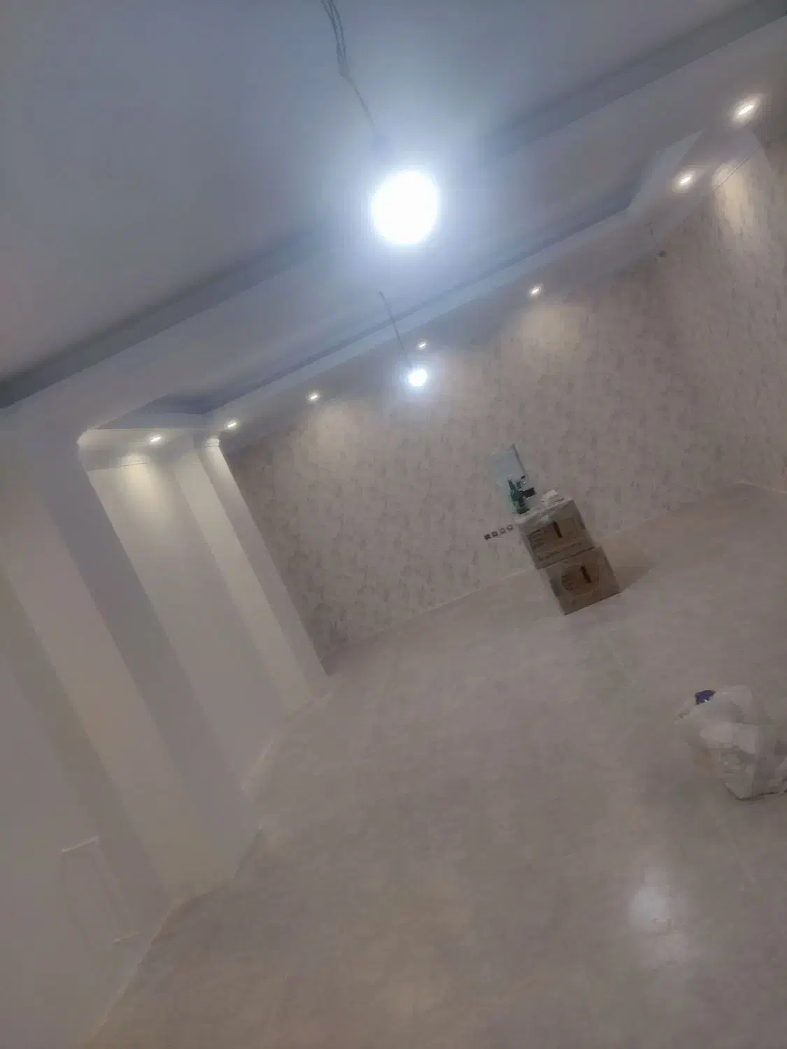 تزئینات و دکوراسیون داخلی   رنگ و کاغذ دیواری|خدمات پیشه و مهارت|رودهن, |دیوار