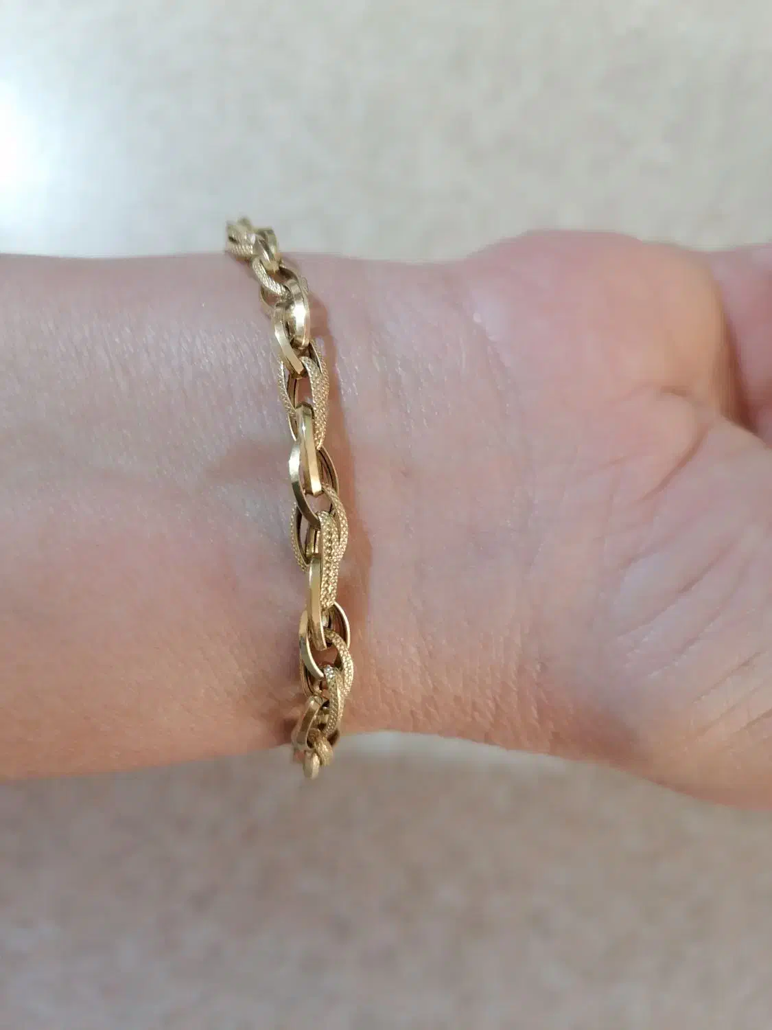 دستبند طلا|جواهرات|صدرا-فارس, فاز ۲|دیوار