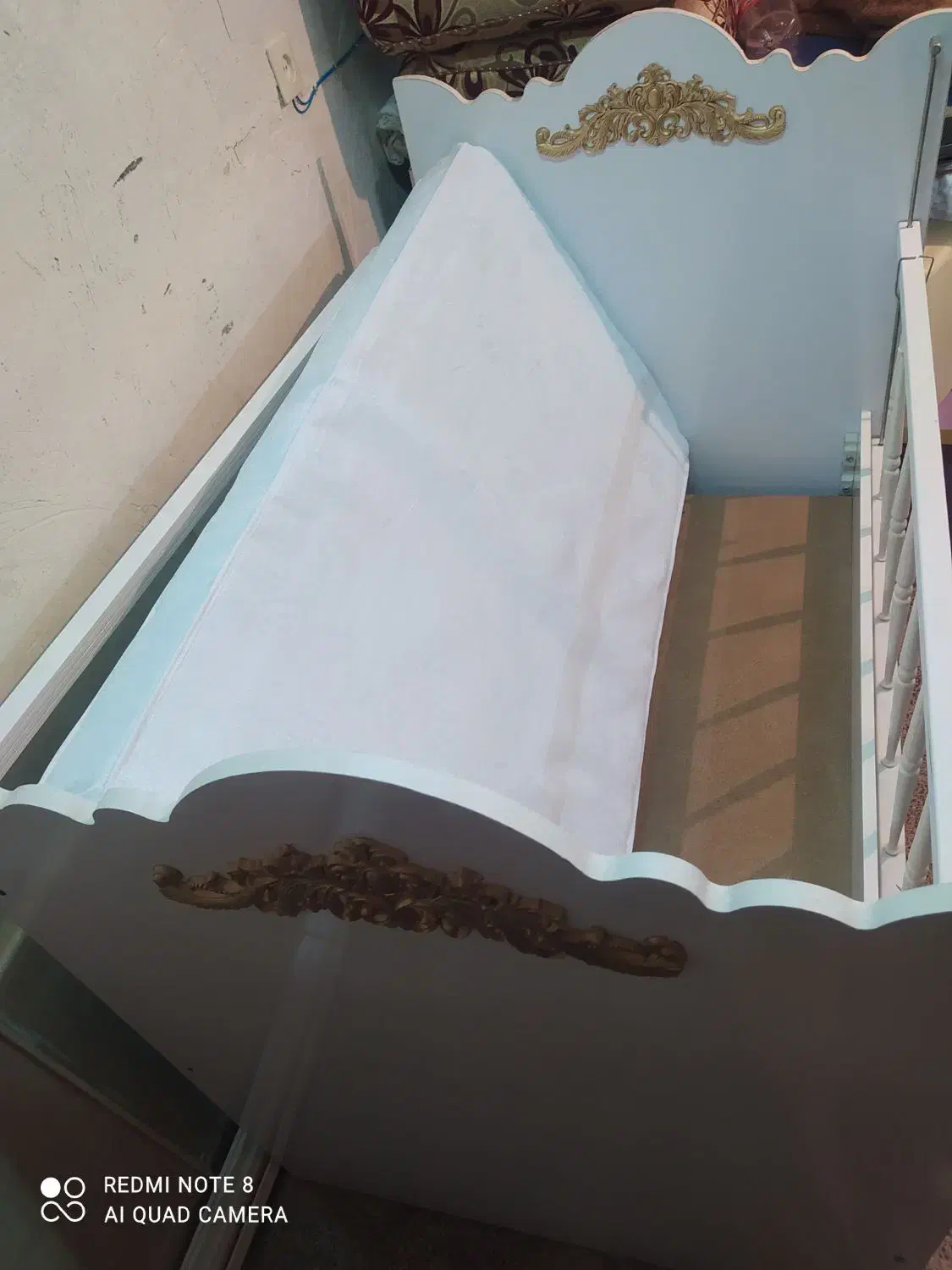 تخت خواب|تخت و صندلی بچه|باسمنج, |دیوار