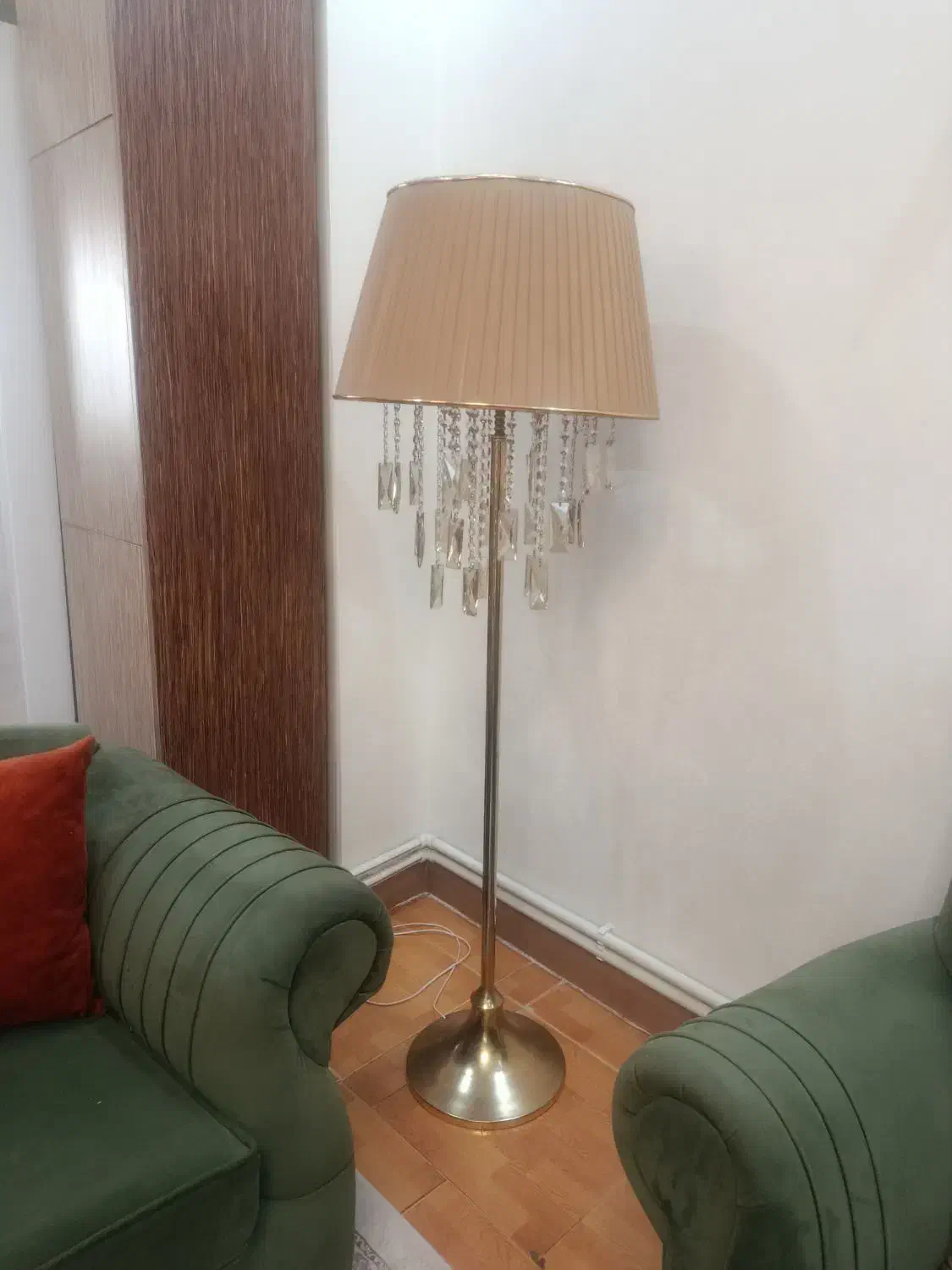 اباژور ایستاده|چراغ خواب و آباژور|باغستان, |دیوار