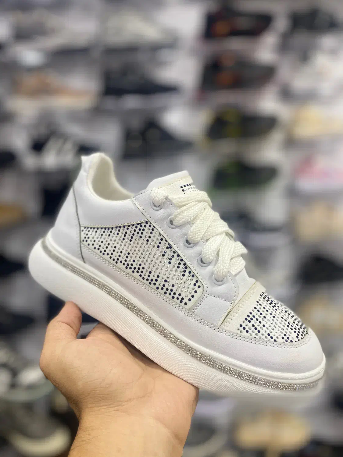 کفش|کیف، کفش، کمربند|بندرلنگه, |دیوار