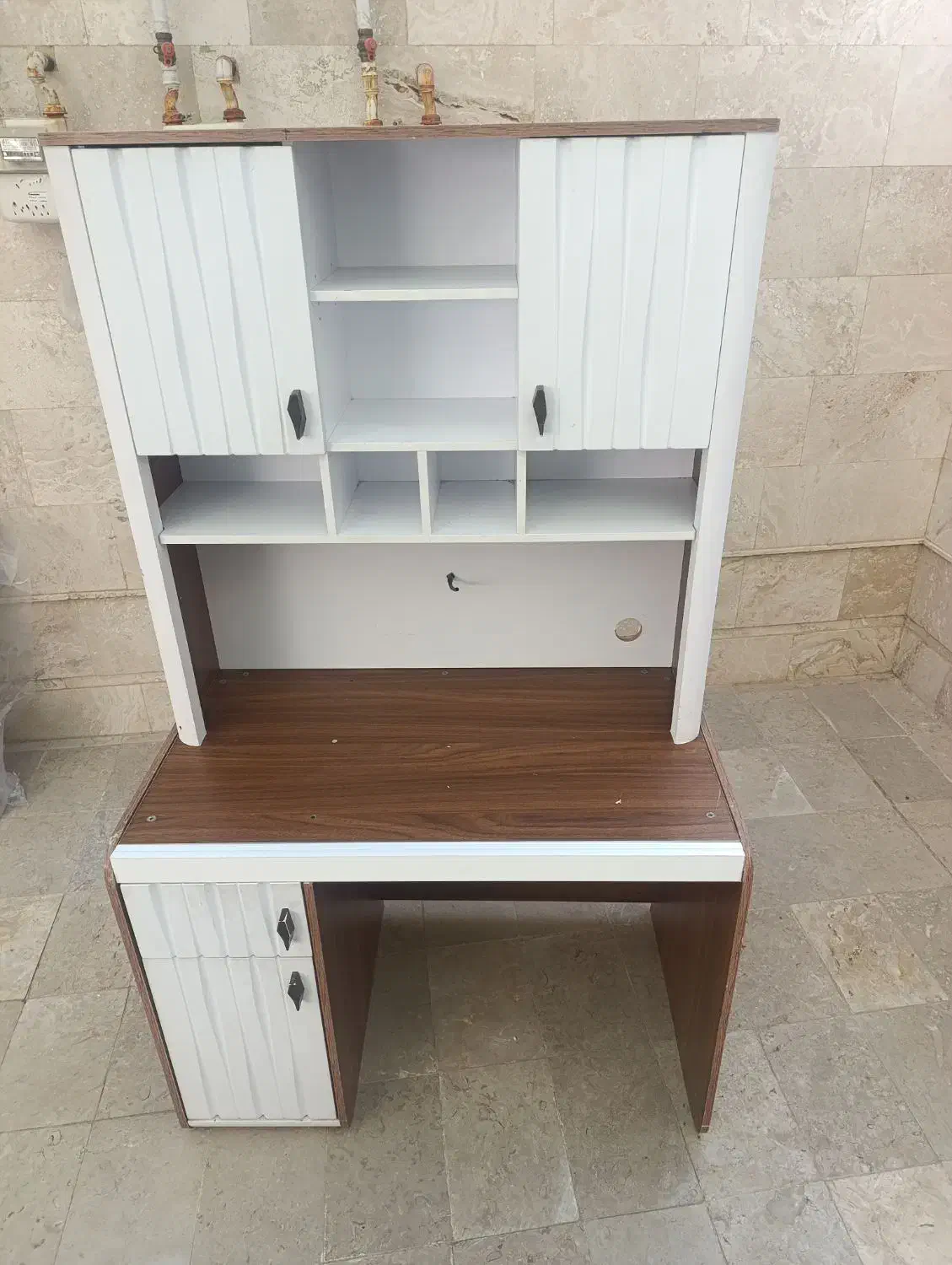 میز تحریر کتابخانه|میز تحریر و کامپیوتر|شاهین‌شهر, مخابرات (شهید بهشتی)|دیوار