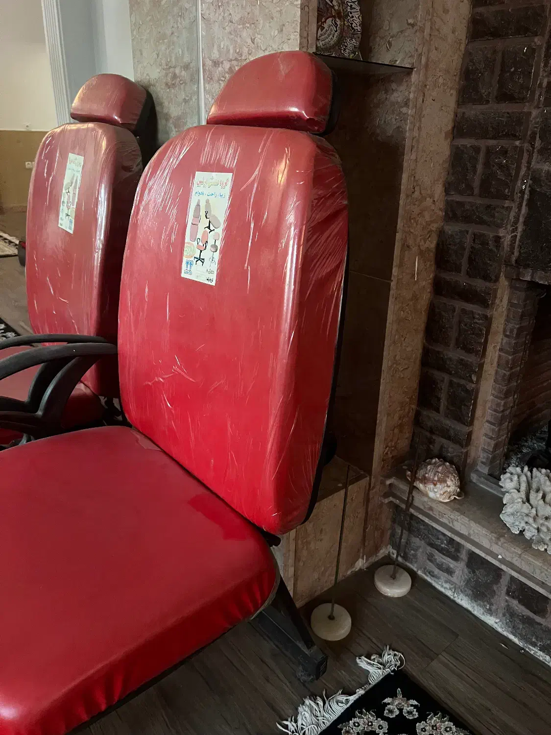 صندلی آرایشگاه|آرایشگاه و سالن‌های زیبایی|رشت, لاکان شهر|دیوار