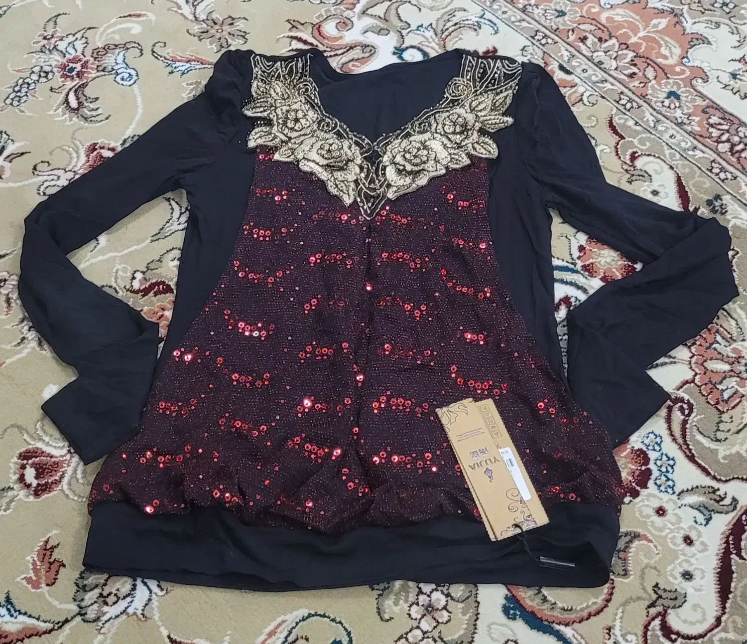 بلوز|لباس|فردوس (خراسان), |دیوار