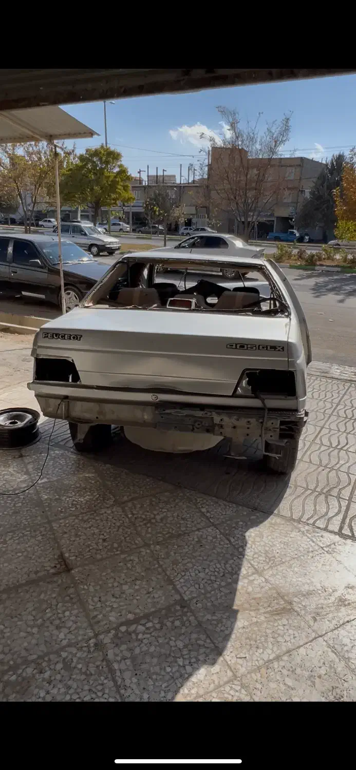 پژو۴۰۵ تصادفی|خودرو سواری و وانت|الیگودرز, |دیوار