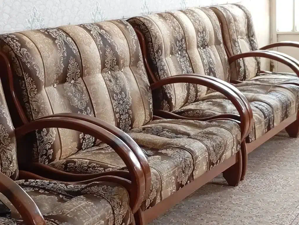 فروش مبل 8 نفره بسیار تمیز همراه با گل میز|مبلمان خانگی و میز عسلی|شیراز, شهرک مطهری|دیوار