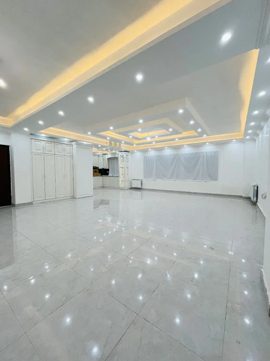 آپارتمان ۱۶۳ متری ۳ خواب صومعه سرا مرکز شهر|فروش آپارتمان|صومعهسرا, |دیوار