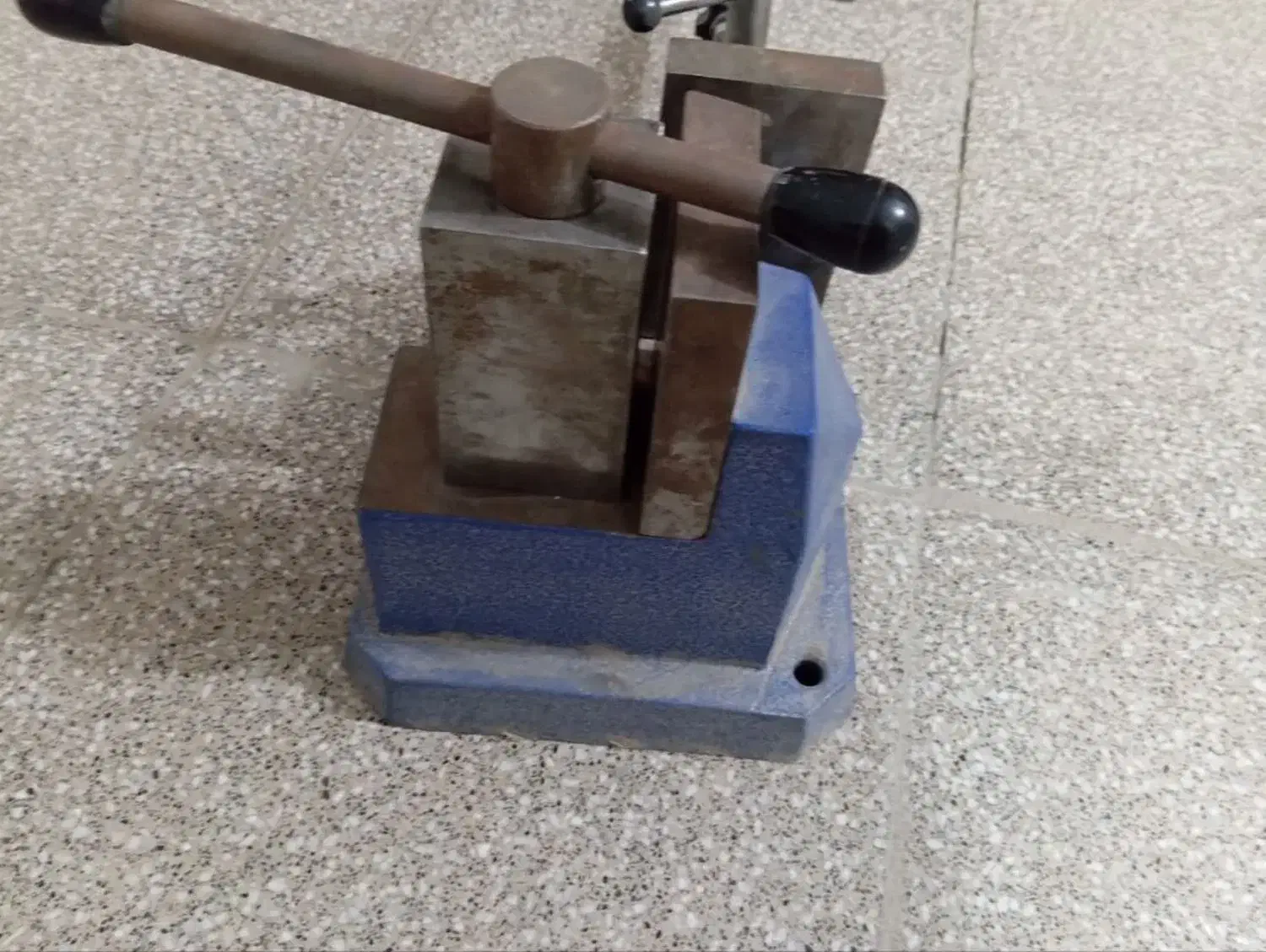 ابزار|ابزارآلات|اشکذر, |دیوار