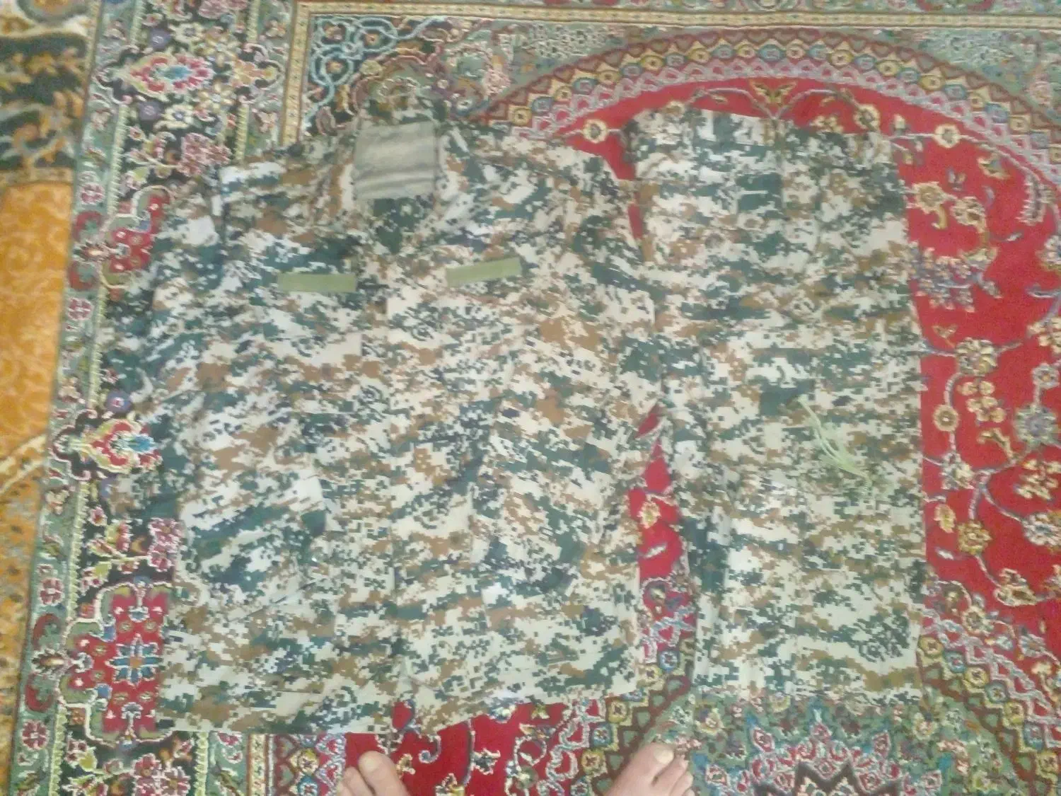 لباس بسیجی|لباس|سلماس, |دیوار