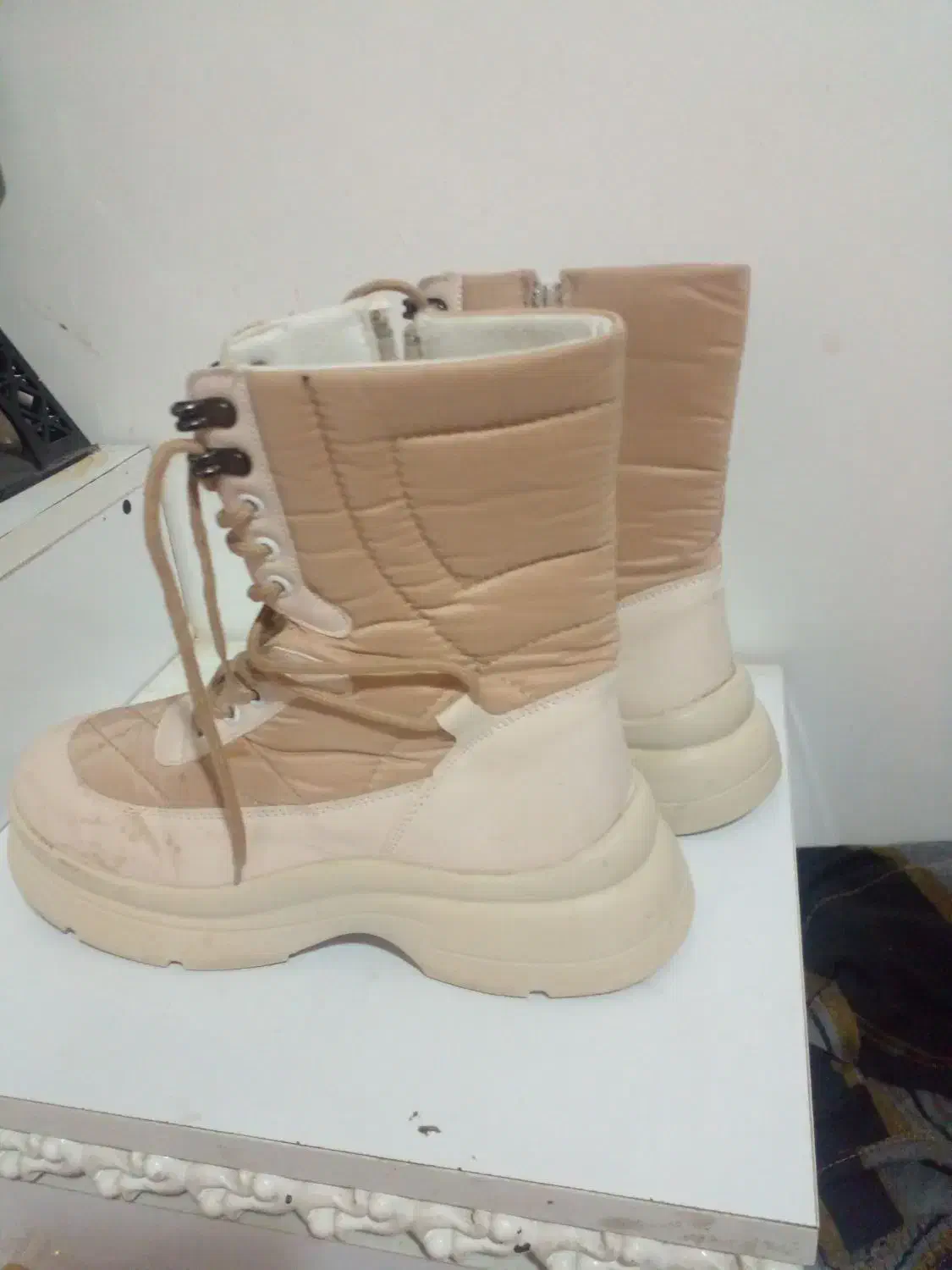 پوتین نو|کیف، کفش، کمربند|اهر, |دیوار