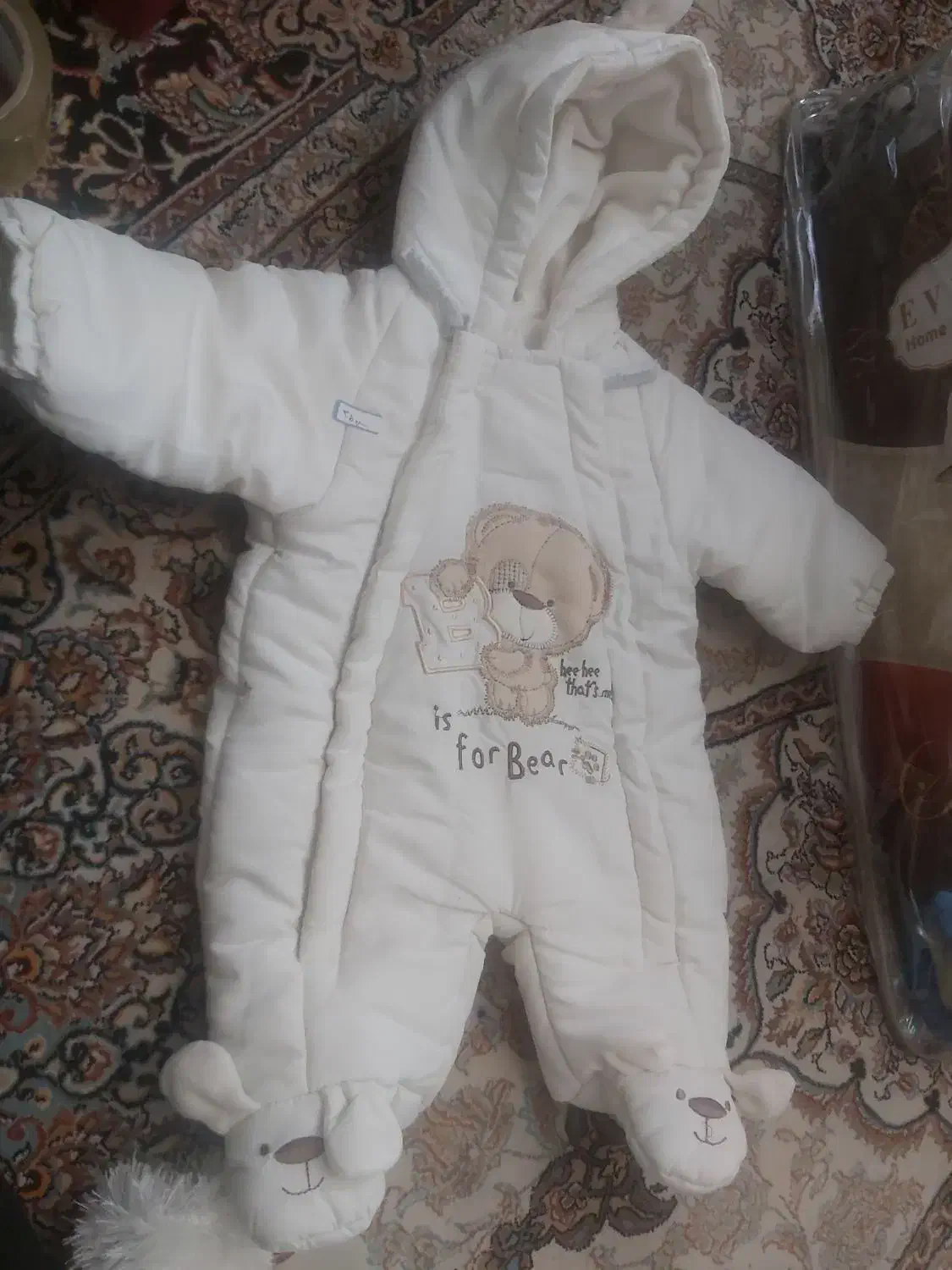 لباس بچه|کفش و لباس بچه|اندیشه, اندیشه فاز ۱|دیوار