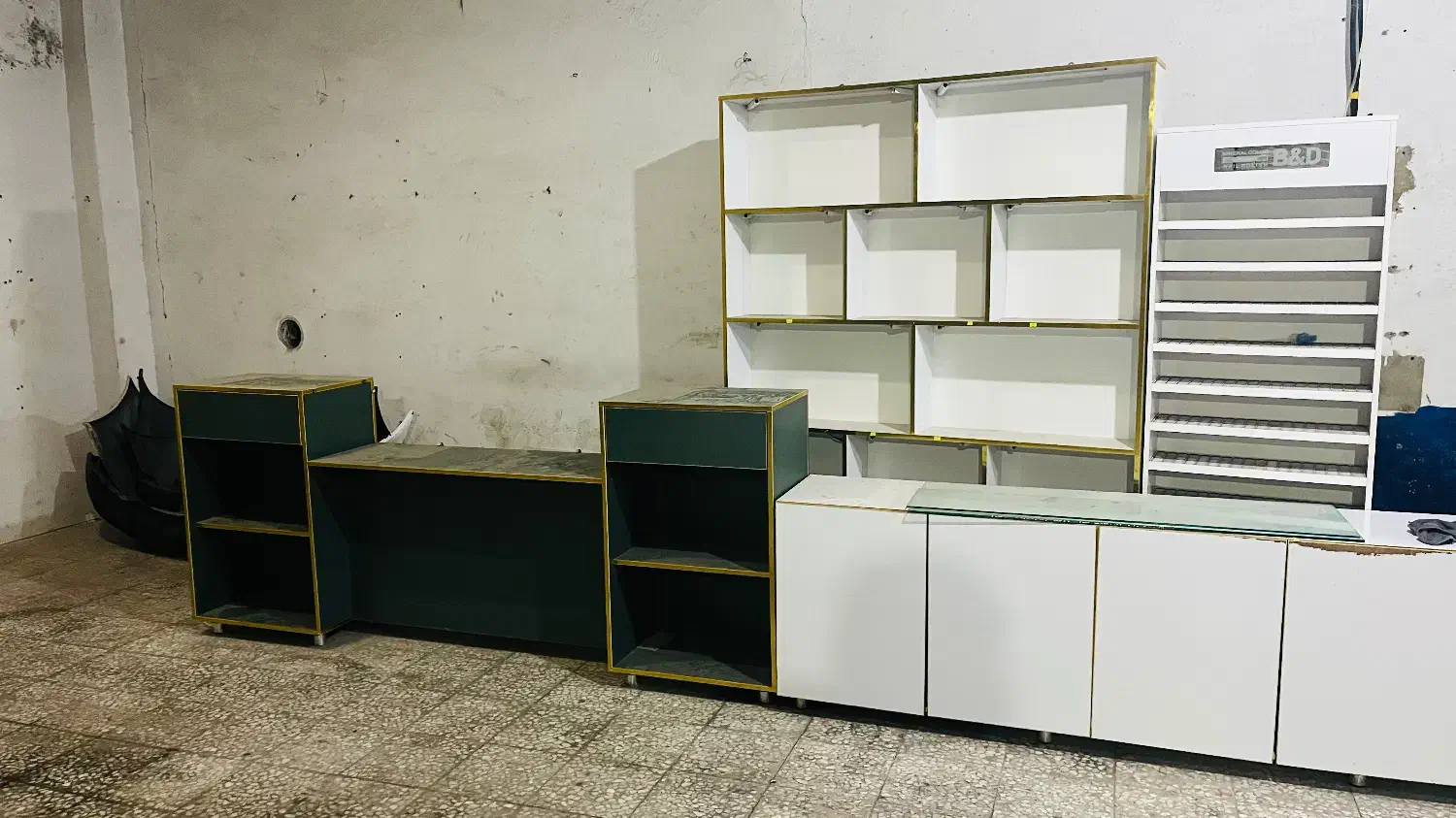 قفسه و میز پیشخوان و کابینت ۳متری و استند لاک|کتابخانه، شلف، قفسههای دیواری|رشت, چله خانه|دیوار