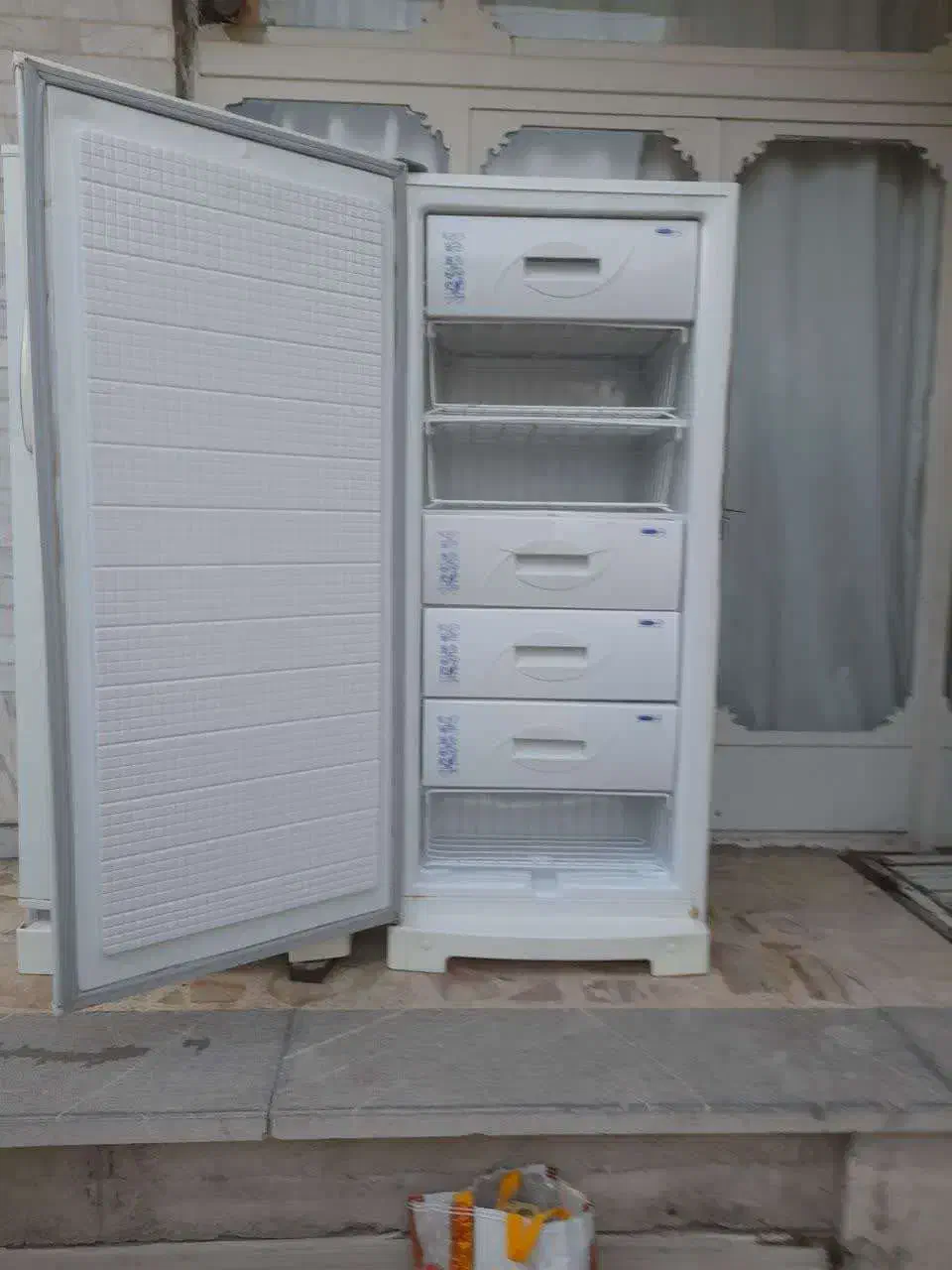 فریزر جنرال استیل کاملا سالم|یخچال و فریزر|اصفهان, رکن الدوله شرقی|دیوار