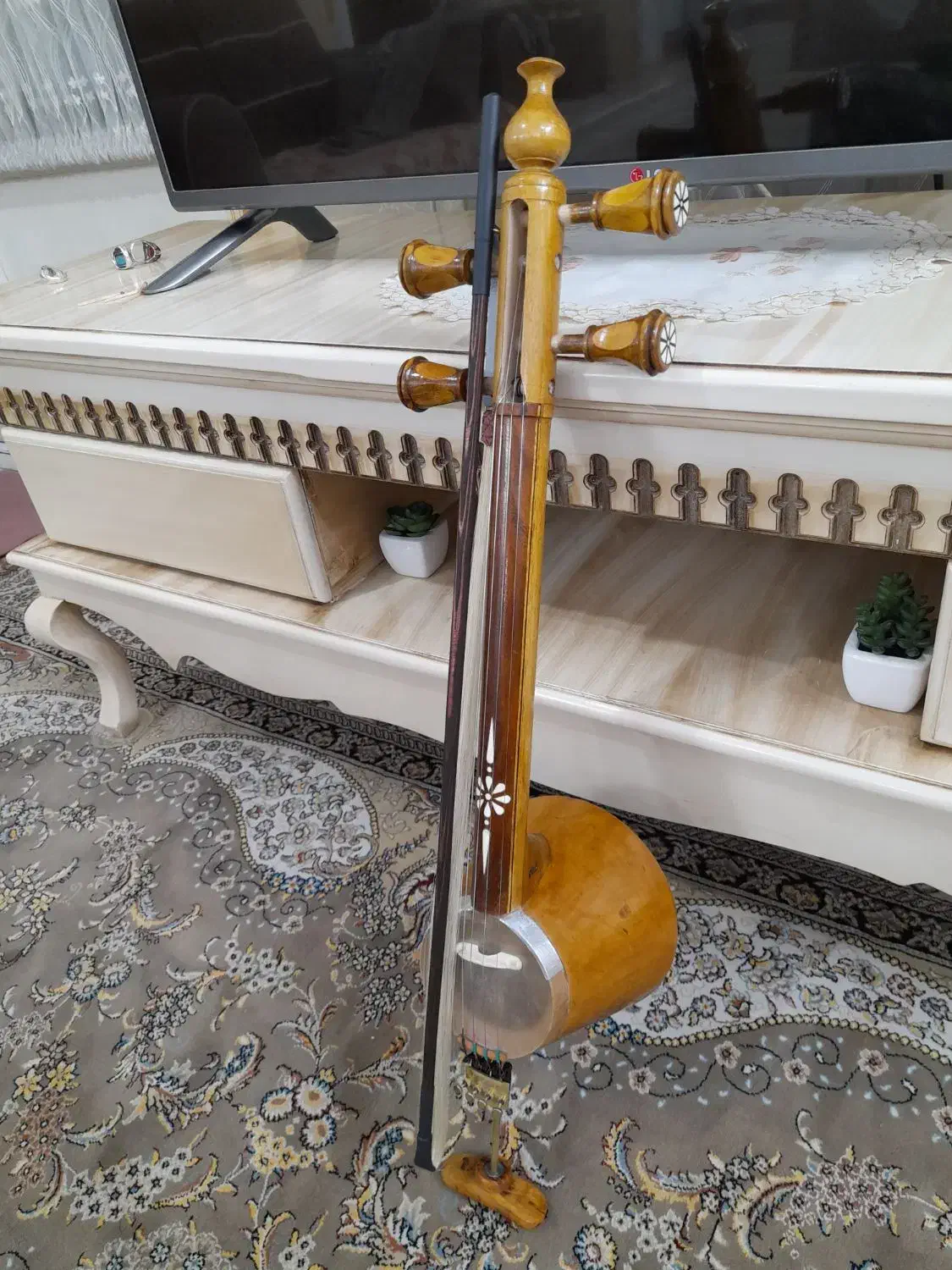 کمانچه نوروزی|سازهای سنتی|سنندج, |دیوار