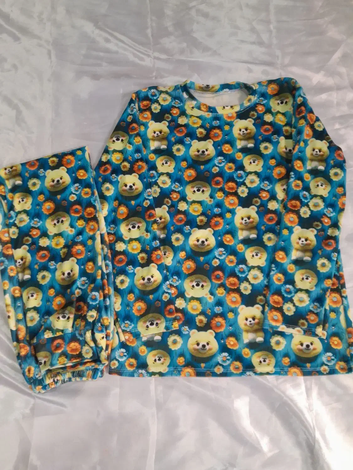 دوتیکه مخمل|لباس|بافق, |دیوار