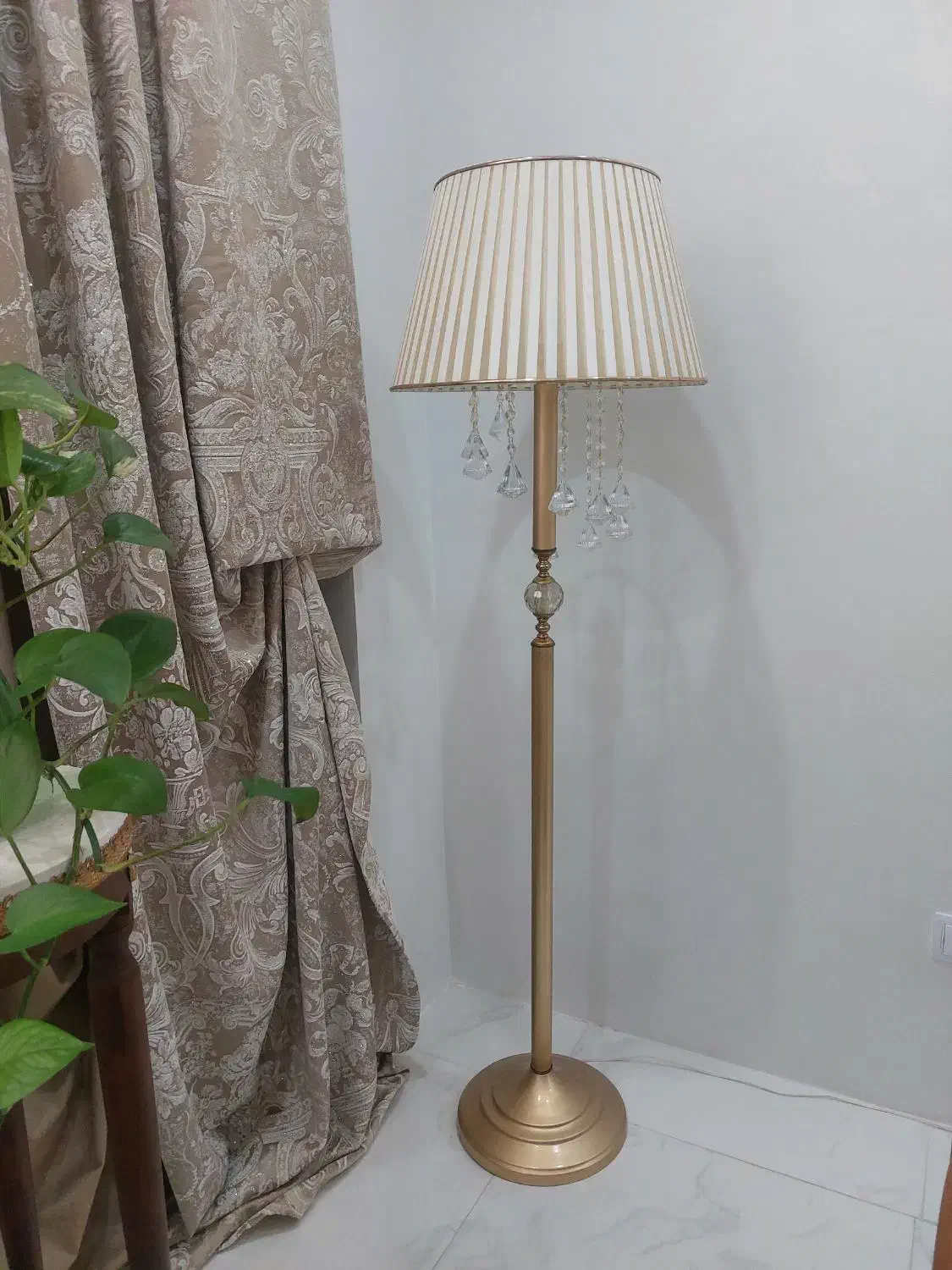 اواژور|چراغ خواب و آباژور|محمدیه-قزوین, |دیوار