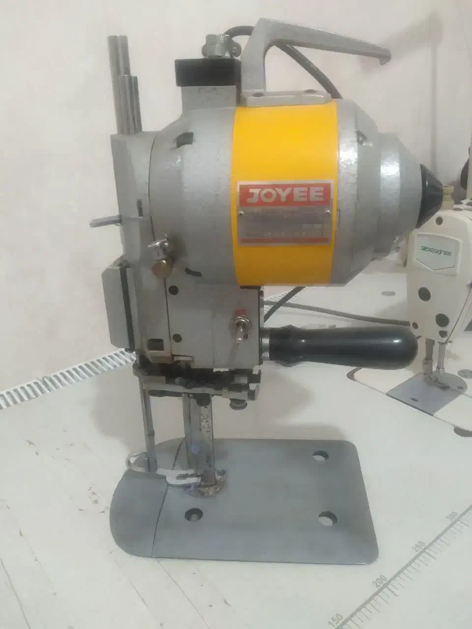 قیچی برقی خیاطی تمیز و کم کار|لوازم خیاطی و بافتنی|مشهد, جانباز|دیوار