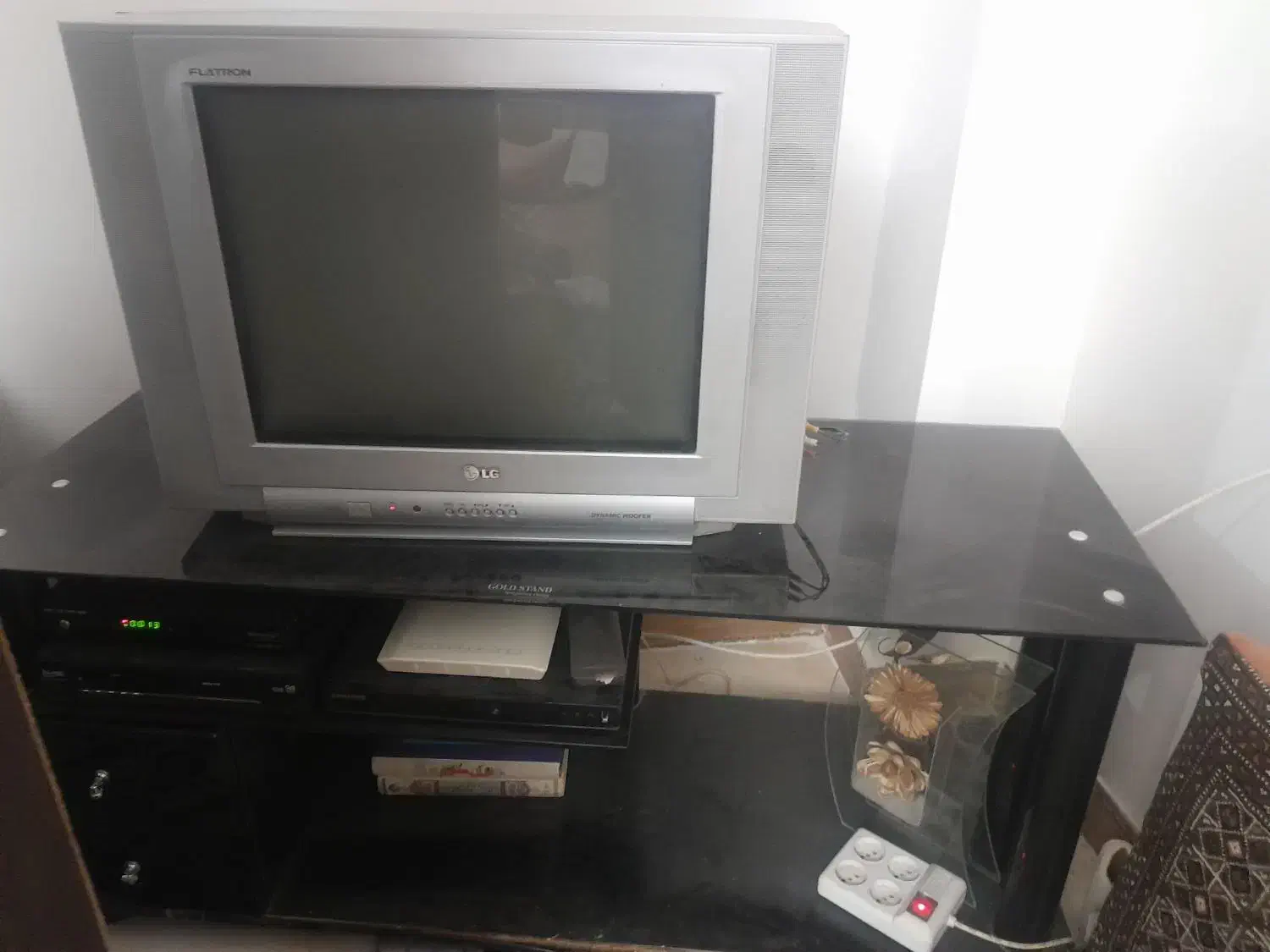 تلویزیون|تلویزیون و پروژکتور|نمین, |دیوار