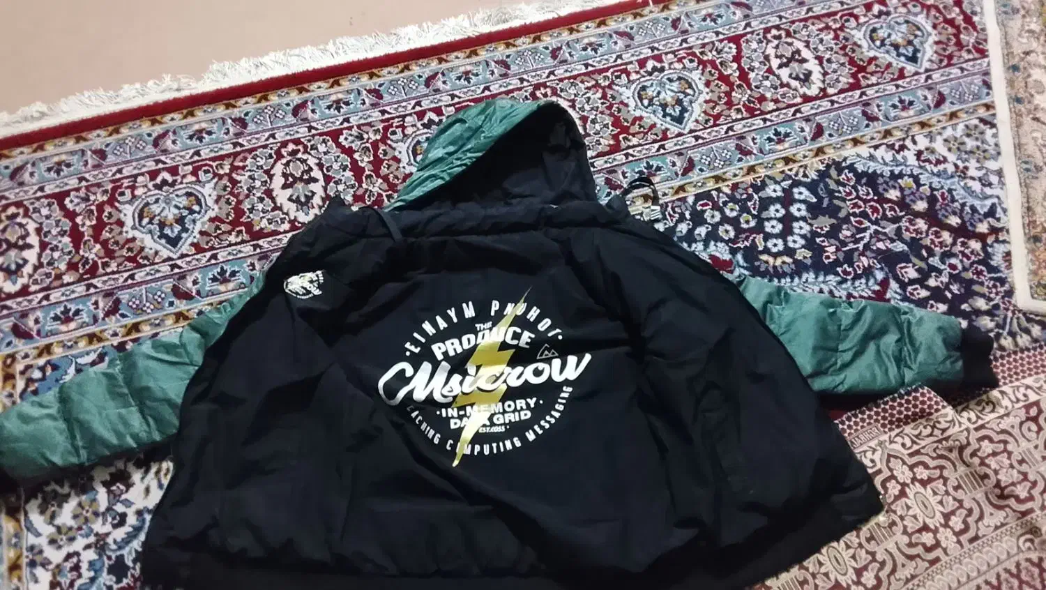 یک عدد کاپشن دورو|لباس|مشهد, قائم|دیوار