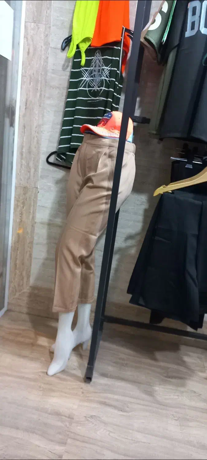 فروش تمام وسایل و لوازم مغازه لباس فروشی|فروشگاه و مغازه|قم, شهرک فاطمیه|دیوار