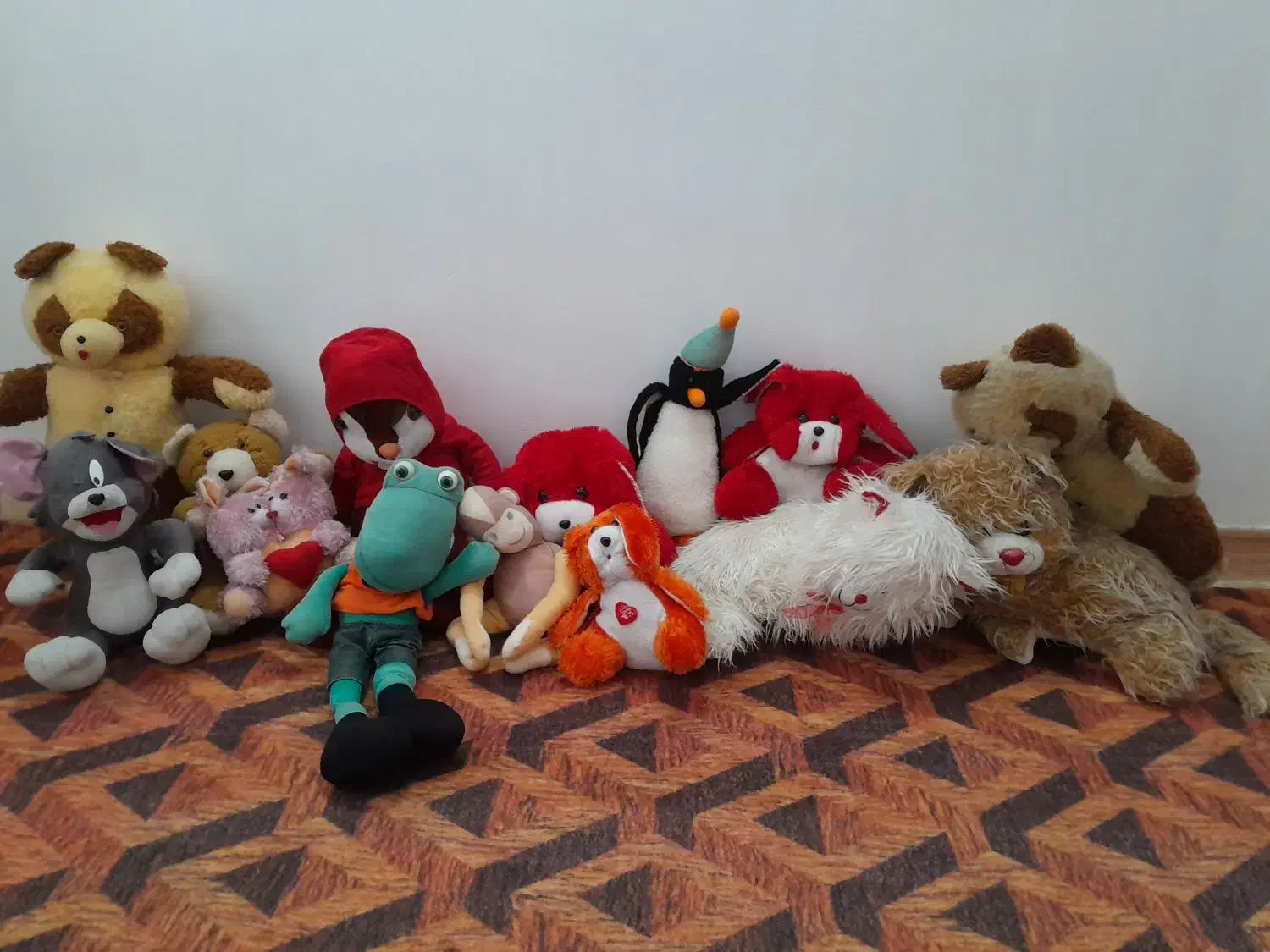 عروسک|اسباب‌بازی بچه|لنگرود, |دیوار