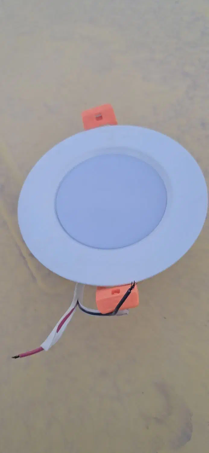 هالوژن ۸وات لیان نور  المینیومی نو،جنس سنگین ۳۰عدد|لامپ و چراغ|مشهد, طلاب|دیوار