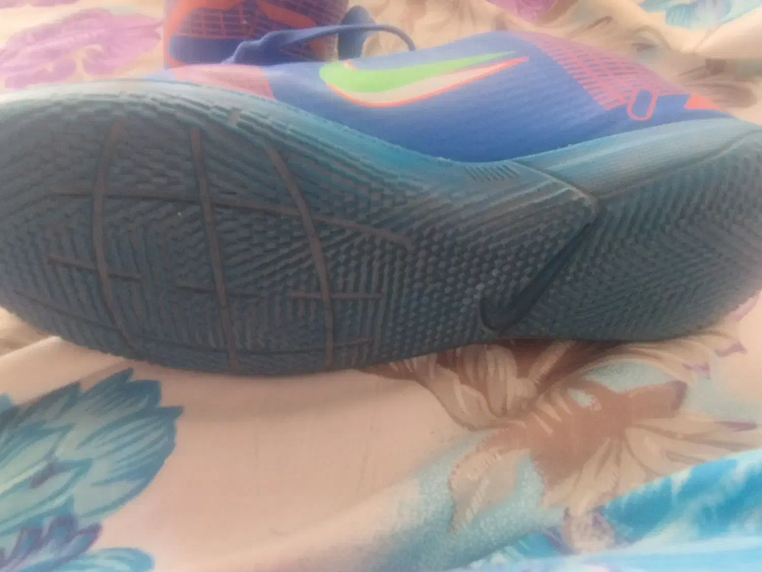 کفش سالن|کیف، کفش، کمربند|تربتحیدریه, کوه سنگی|دیوار