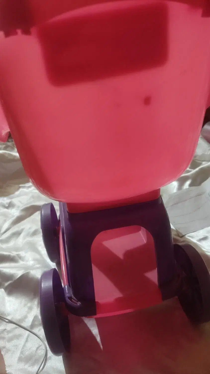 کالسکه و جارو اسباب بازی سالم فروش باهم 300|اسباببازی|سنندج, |دیوار