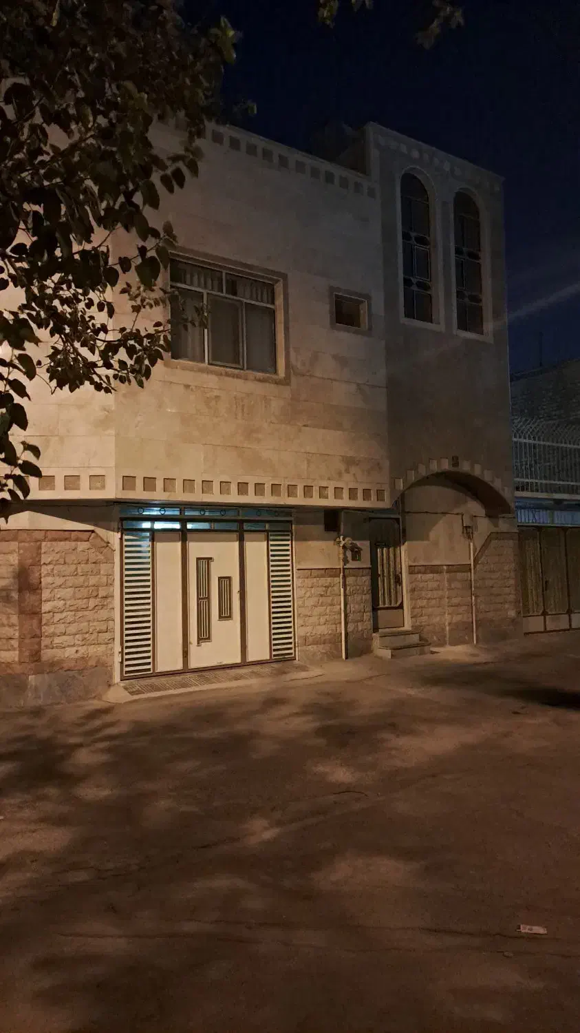 ۱۱۰ متر تکی یا ۲۲۰ متر دو طبق دربست پریشون|اجارهٔ خانه و ویلا|خمینیشهر, |دیوار