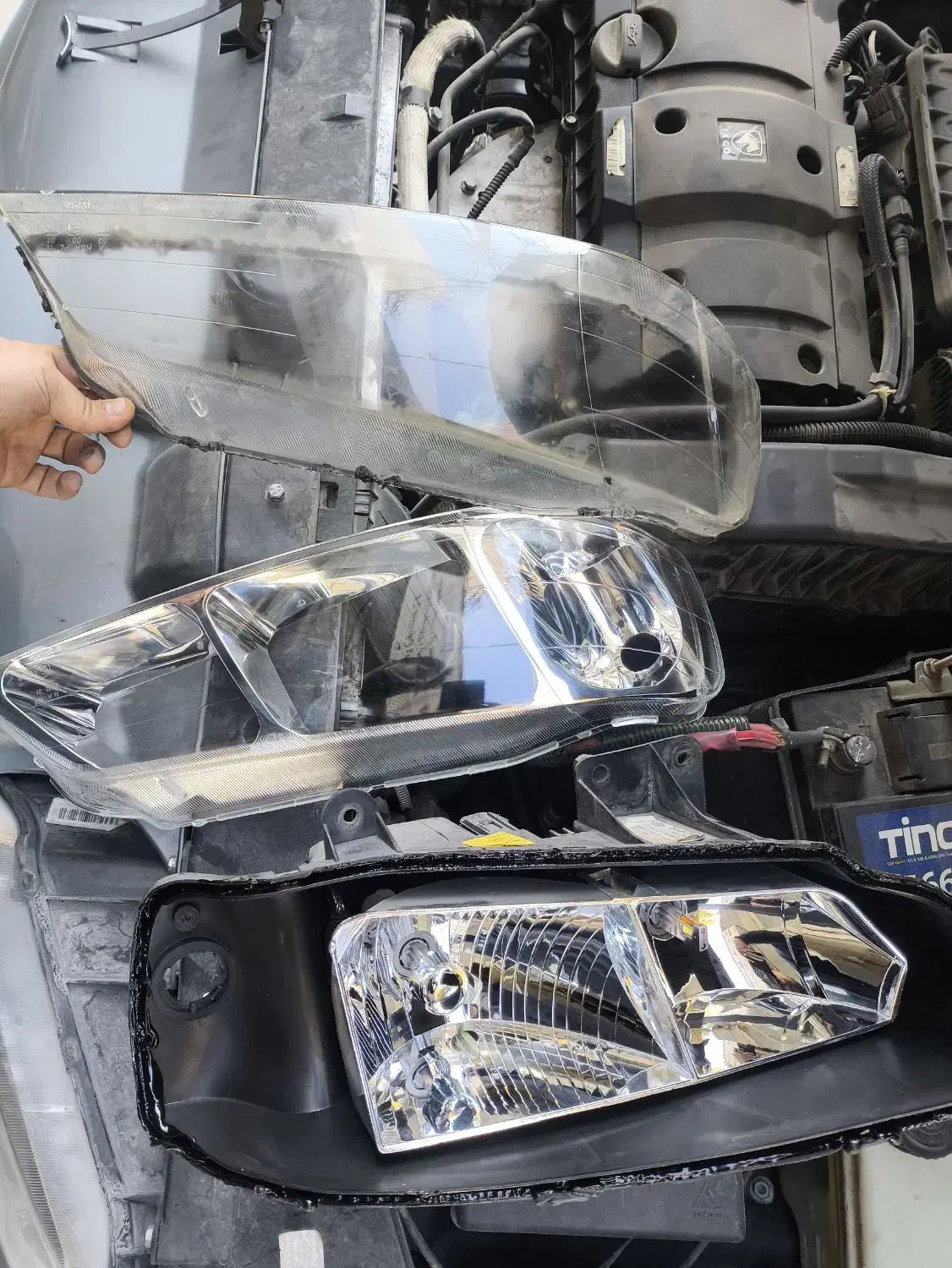 تعویض طلق چراغ ماشین و تعمییر و رفع کدری|خدمات موتور و ماشین|خرم‌آباد, |دیوار